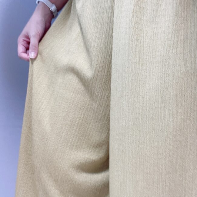 ボトムスの素材感